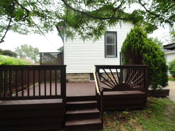 4th image of 25893 Leach St
