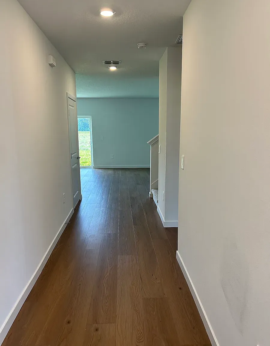 5 bed, 2451 sqft, $2,800 — Photo 3