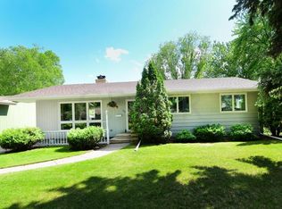 411 23rd Ave S, Grand Forks, ND 58201