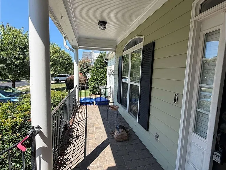 Thorngrove Ct — Photo 4