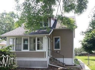 6712 Braun St, Center Line, MI 48015