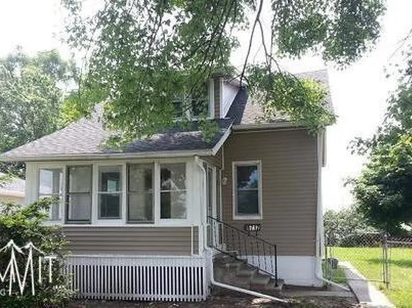 6712 Braun St, Center Line, MI 48015