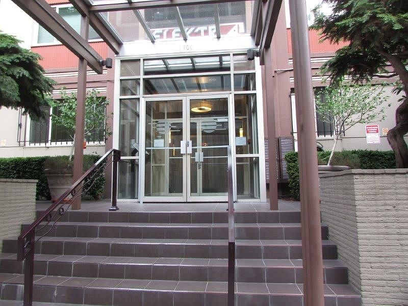 2nd image of 1400 Hubbell Pl APT 1004