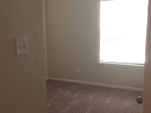 3rd image of 4841 Adrian Campos St