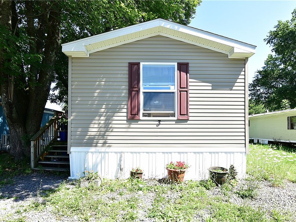 1st image of 3 Delong Ave