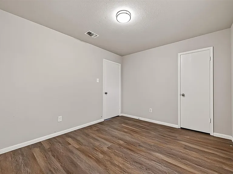4923 Sandalwood Ave — Photo 13