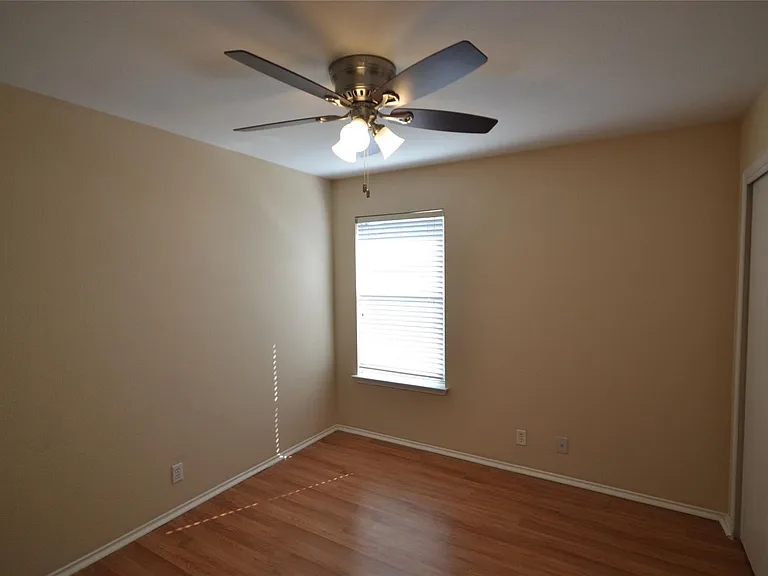 200 Lombard Dr — Photo 14