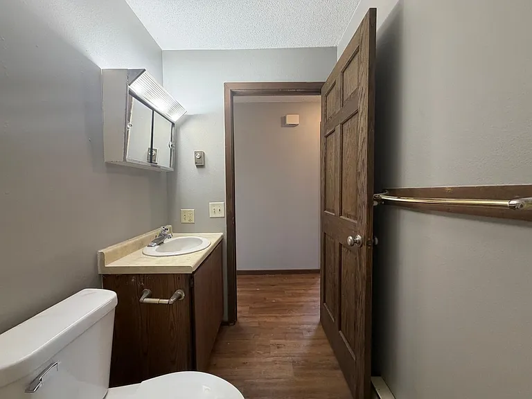 1132 Imperial Cir — Photo 9
