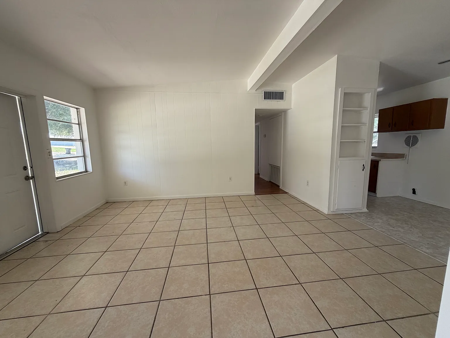 4 bed, 1325 sqft, $1,800 — Photo 4