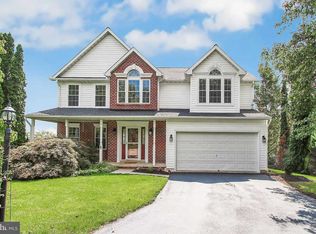 16 Mallet Ct, Stewartstown, PA 17363