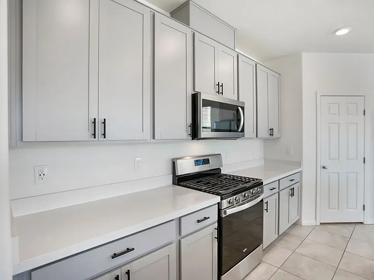 3151 Segesta Ave — Photo 10