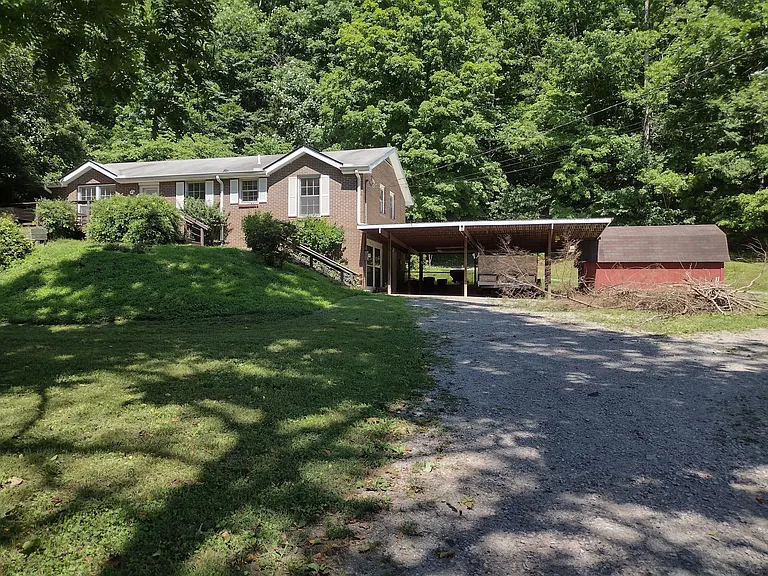 1307 Indian Springs Rd — Photo 2