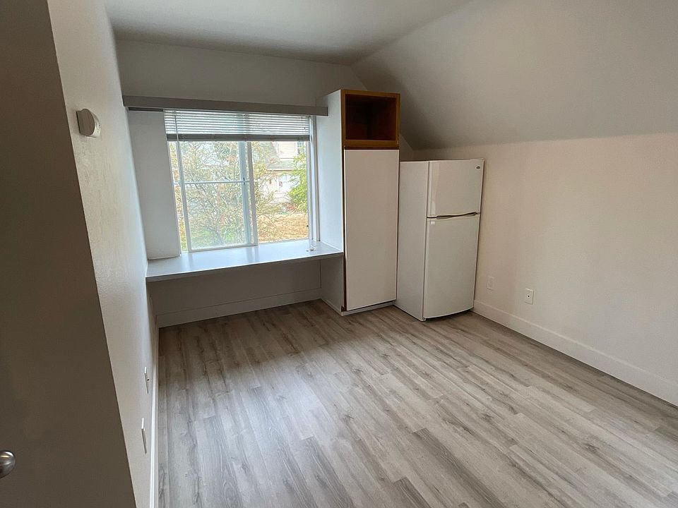 1st image of 4746 19th Ave NE #206