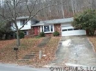 1 Wake Robin Way, Asheville, NC 28805
