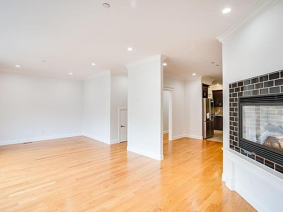 4th image of 676 16th Ave