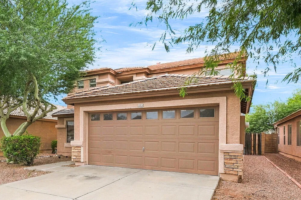 3 bed, 3.0 bath, 1804 sqft, $2,325 — Photo 4