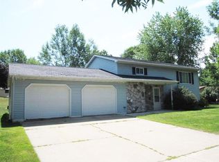 1476 Hemlock Dr, Reedsburg, WI 53959
