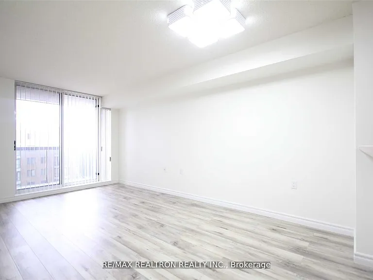 35 Finch Ave E #1208 — Photo 3