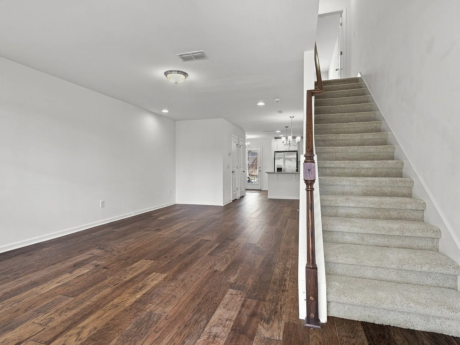 2 bed, 2.5 bath, 1216 sqft, $2,045 — Photo 3