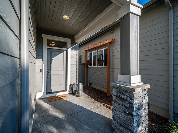 4th image of 6639 NE 74th Ave