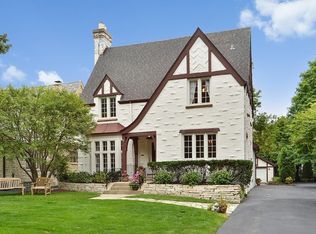 2217 Chestnut Ave, Wilmette, IL 60091