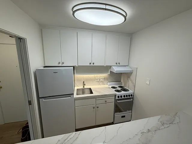 934 Peninsula Ave #308 — Photo 3