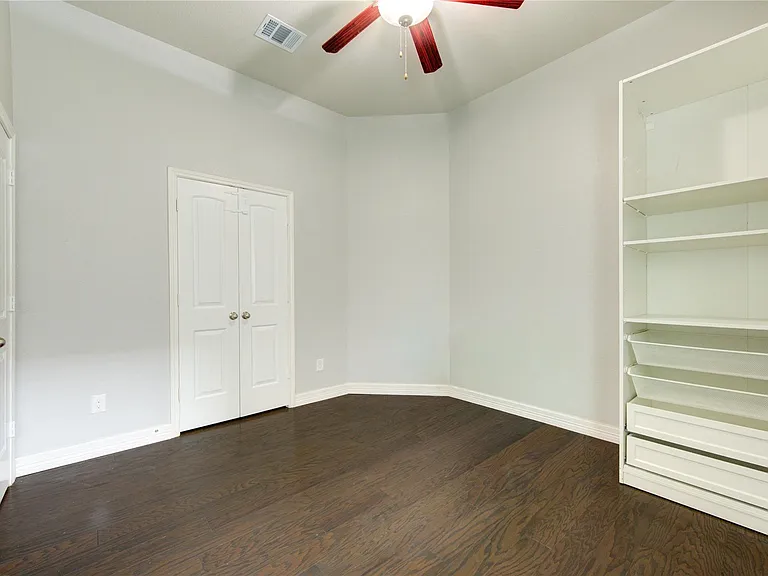 9802 Massanutten Ln — Photo 11