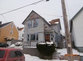 2718 W Walnut St, Milwaukee, WI 53208