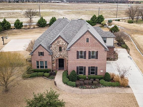 3rd image of 4905 Englenook Dr