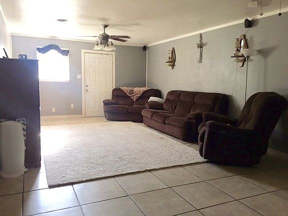 4th image of 1408 Lamar Ave