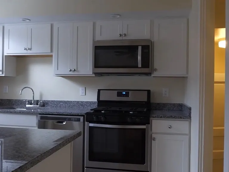 206 S Mathilda St — Photo 1