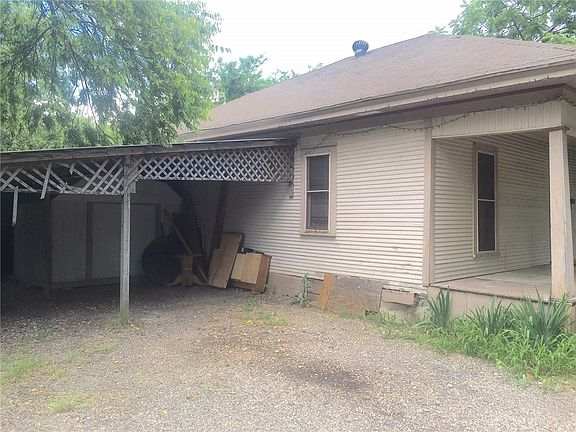 4th image of 907 W Main St