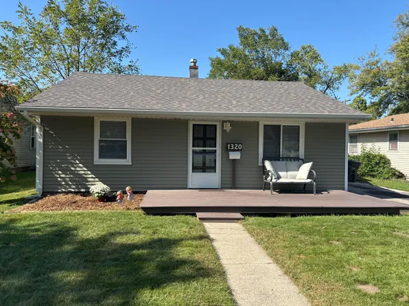 1320 Garfield St, Hobart, IN 46342