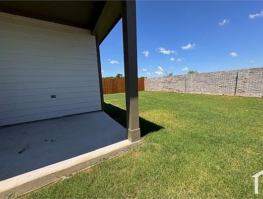 3rd image of 121 Waterhouse Lake Dr