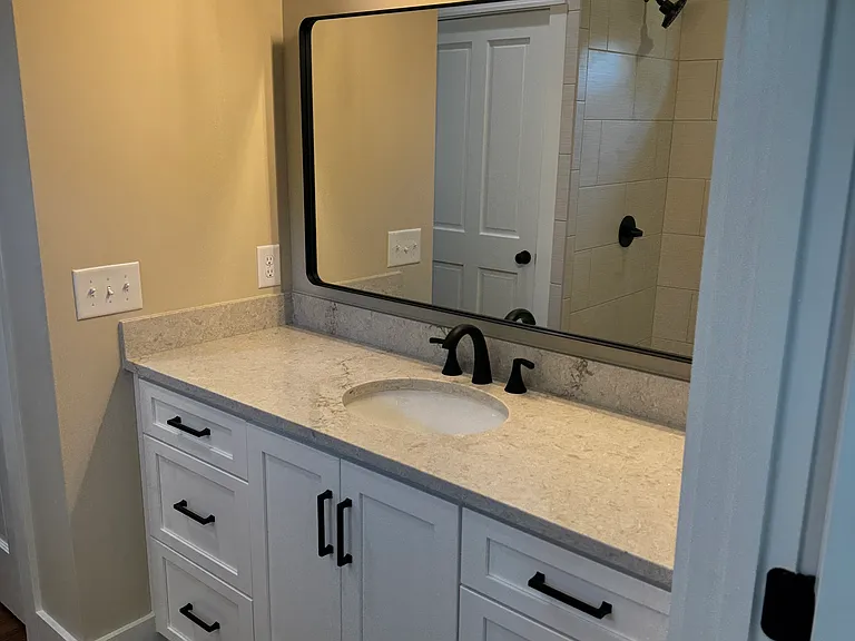 421 Reeves Ave — Photo 6