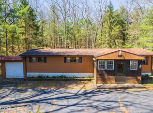 752 Blooming Grove Rd, Hawley, PA 18464