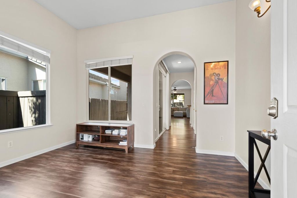2253 Bradburn Dr, Sacramento, CA - View 5