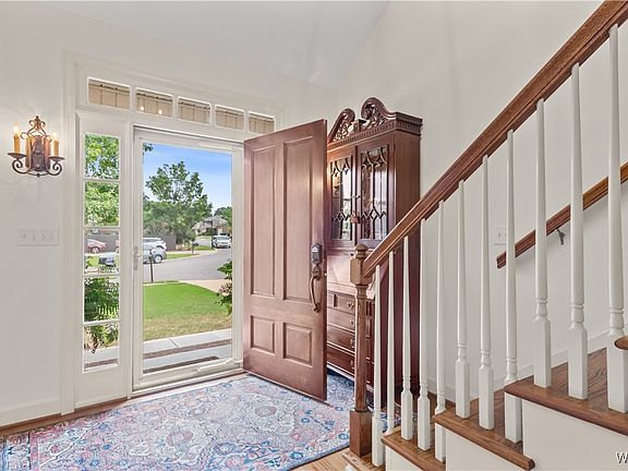 5th image of 811 Old White Ln