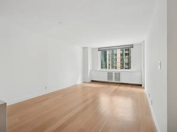 301 West 53rd Street 19H image 2 of 19