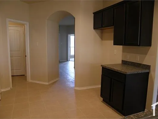 812 Westgate Ct — Photo 3