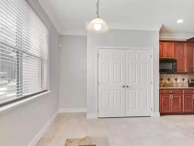 10119 Malpas Point — Photo 18