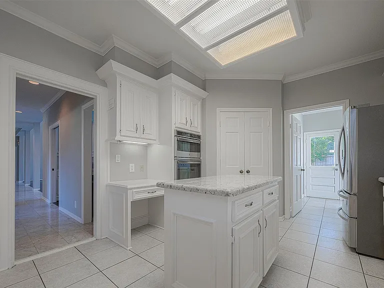 15714 Sylvan Lake Dr — Photo 17