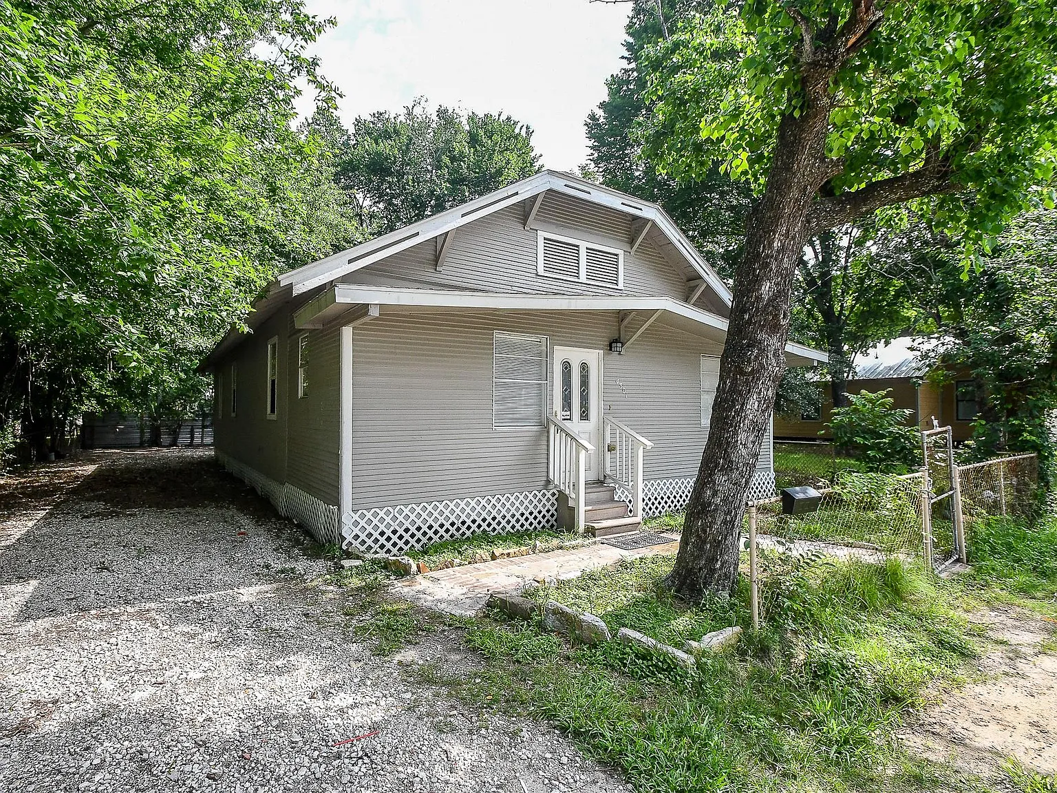 3 bed, 2.0 bath, 1400 sqft, $1,500 — Photo 1