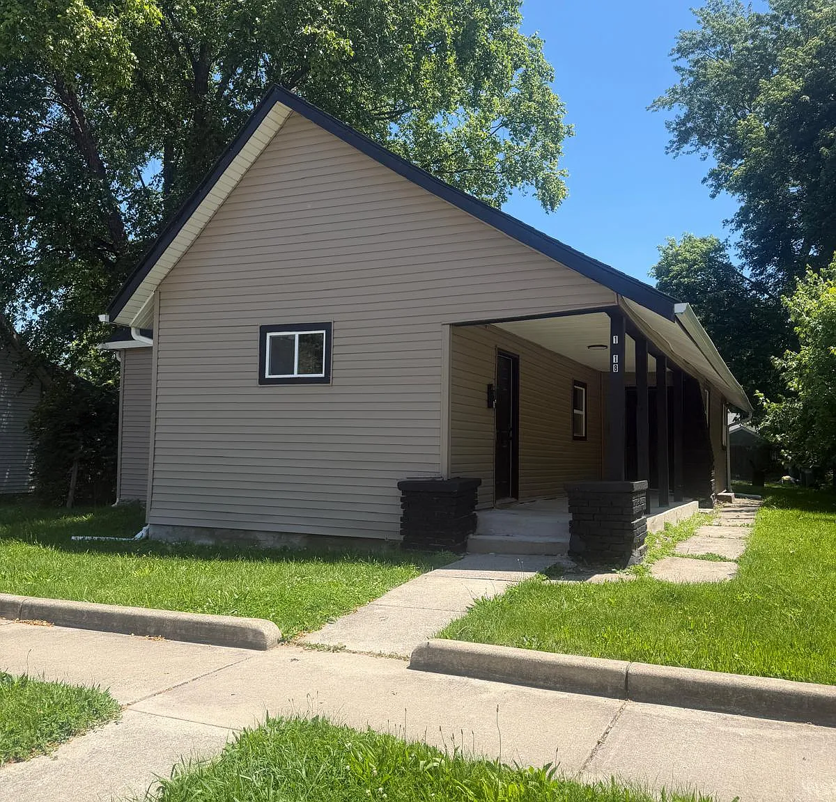 2 bed, $900 — Photo 2
