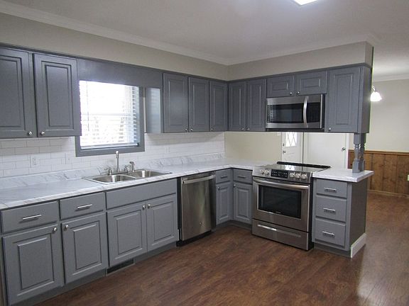 4th image of 170 Mountain View Dr