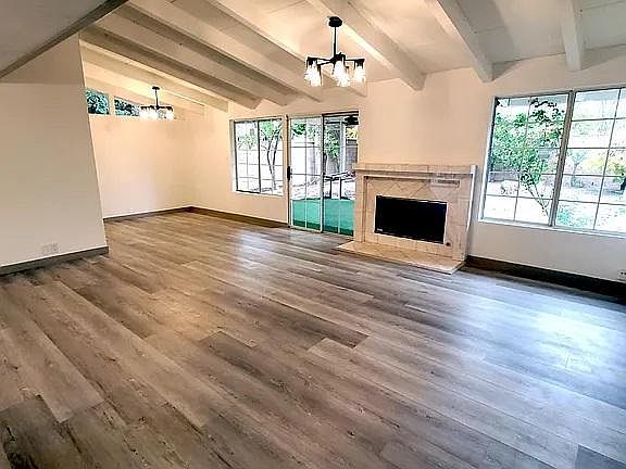 4th image of 6527 Oakdale Ave