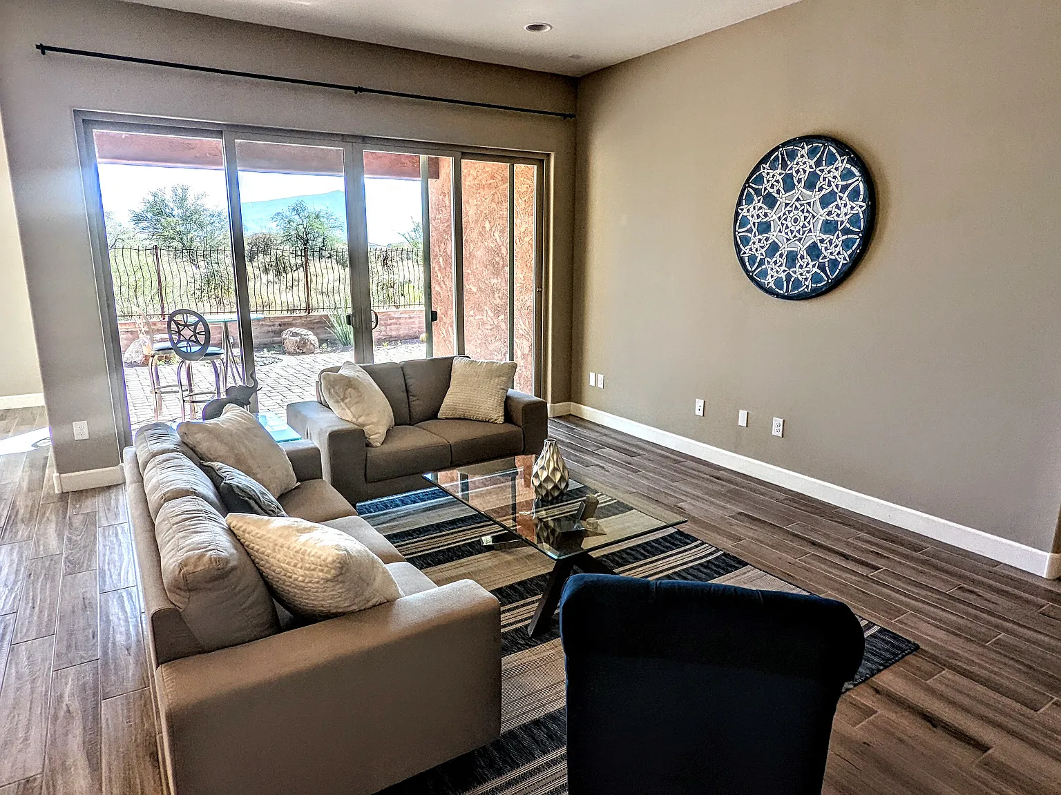 3 bed, 1893 sqft, $2,975 — Photo 4