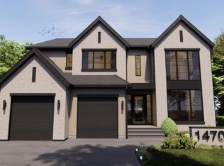 14702 Park Dr NW, Edmonton, AB T5R5V4