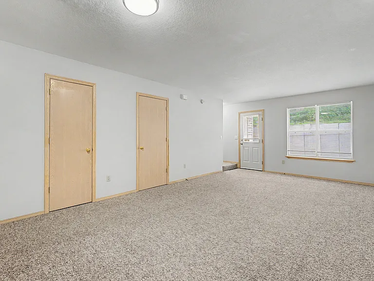 1364 E Sequoyah Ct — Photo 4