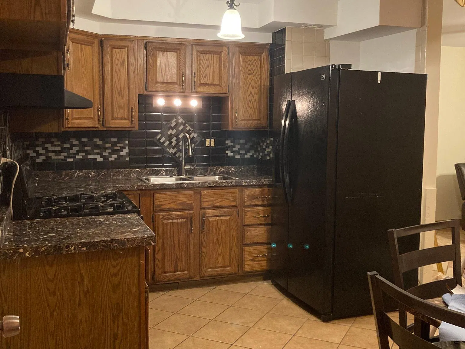 2 bed, 810 sqft, $1,650 — Photo 1
